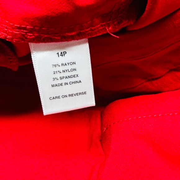 Nappa Valley Red shorts - Picture 8 of 10